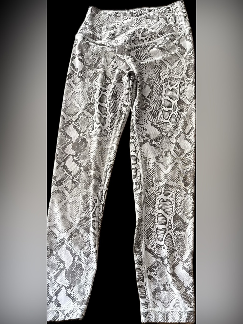 Victoria’s Secret On Point Comfort Luxe Leggings Crossover Waist 7/8 Cut Size 8